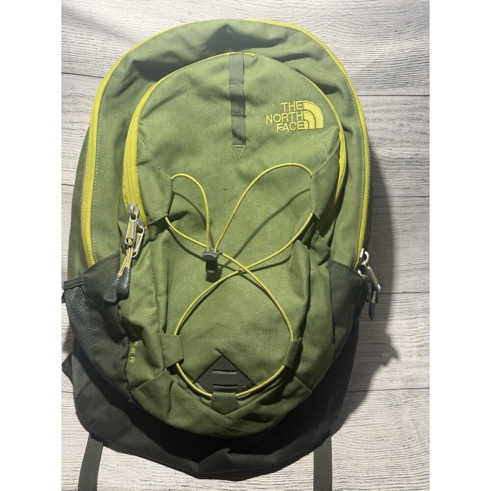 North Face JESTER Backpack w/ waist buckle Green   School Hiking travel
